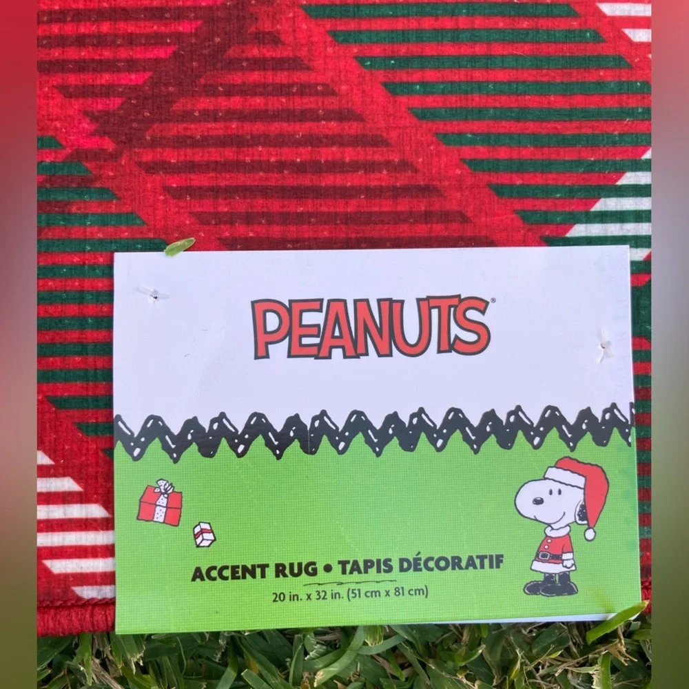 Peanuts Snoopy Christmas Accent Rug 20x32 NWT